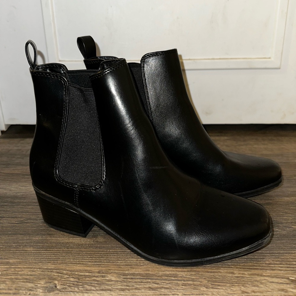 Black Chelsea Boots